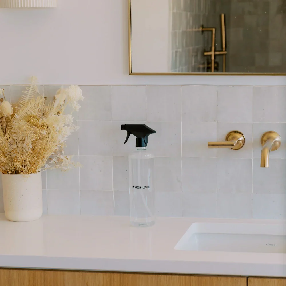 Bathroom Cleaner - Image 2